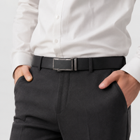 Ceinture À Crémaillère En Cuir De Vachette À Boucle portée Univers Ceinture