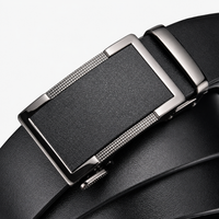 Ceinture À Crémaillère En Cuir De Vachette À Boucle